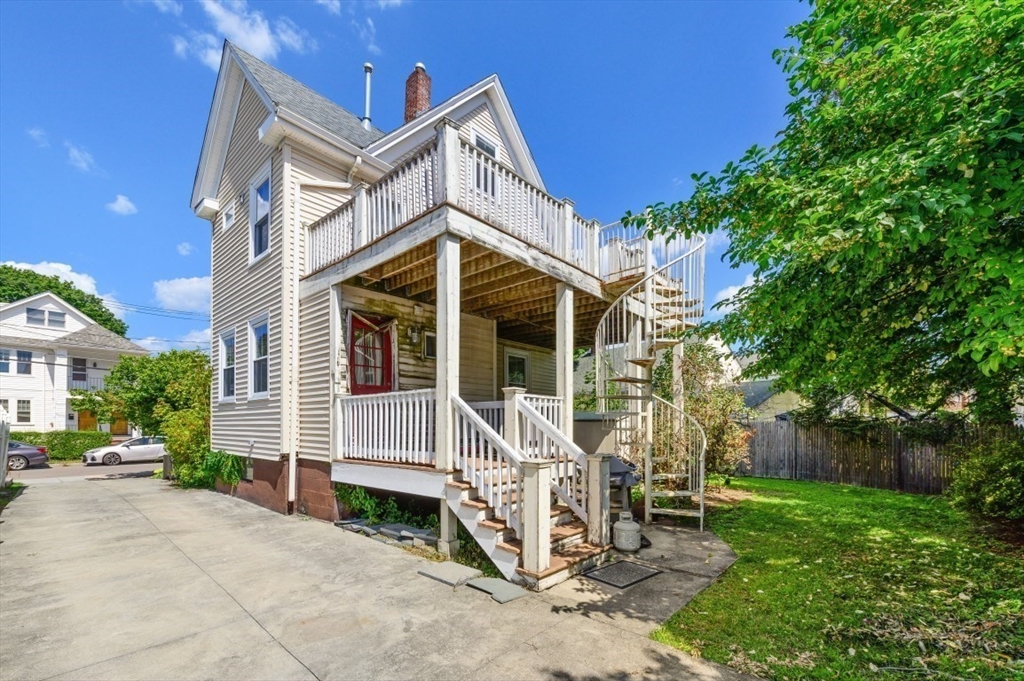 Belmont, Massachusetts 02478, United States, 2 Bedrooms Bedrooms, ,2 BathroomsBathrooms,Residential,Contingent,203589