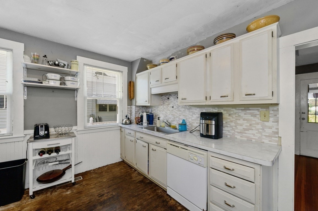 Belmont, Massachusetts 02478, United States, 2 Bedrooms Bedrooms, ,2 BathroomsBathrooms,Residential,Contingent,203589