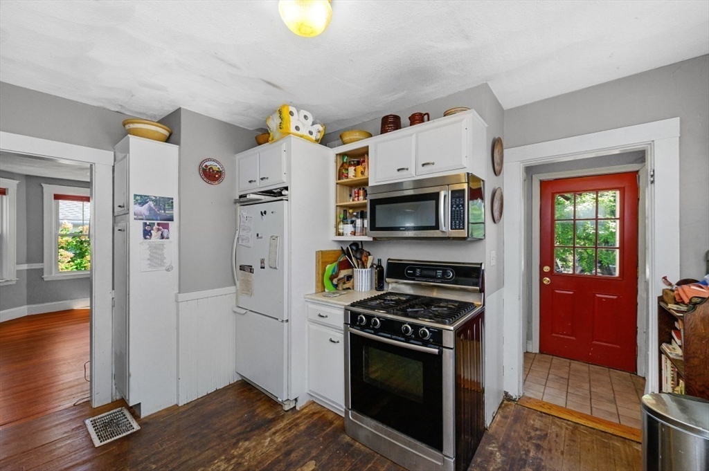 Belmont, Massachusetts 02478, United States, 2 Bedrooms Bedrooms, ,2 BathroomsBathrooms,Residential,Contingent,203589