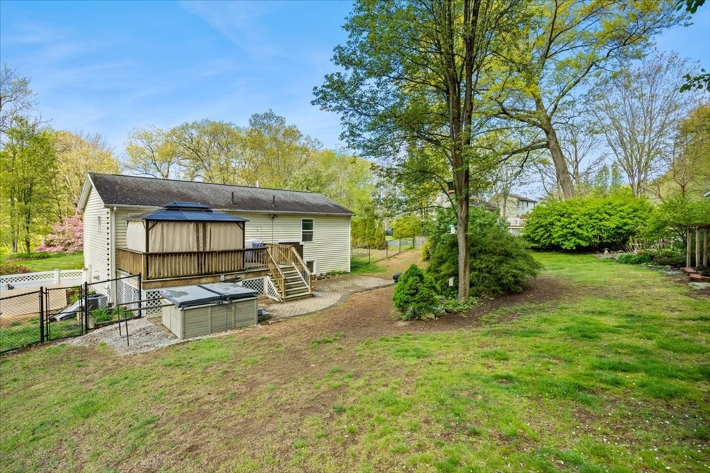 20 Ascension St, Blackstone, MA Photo #9