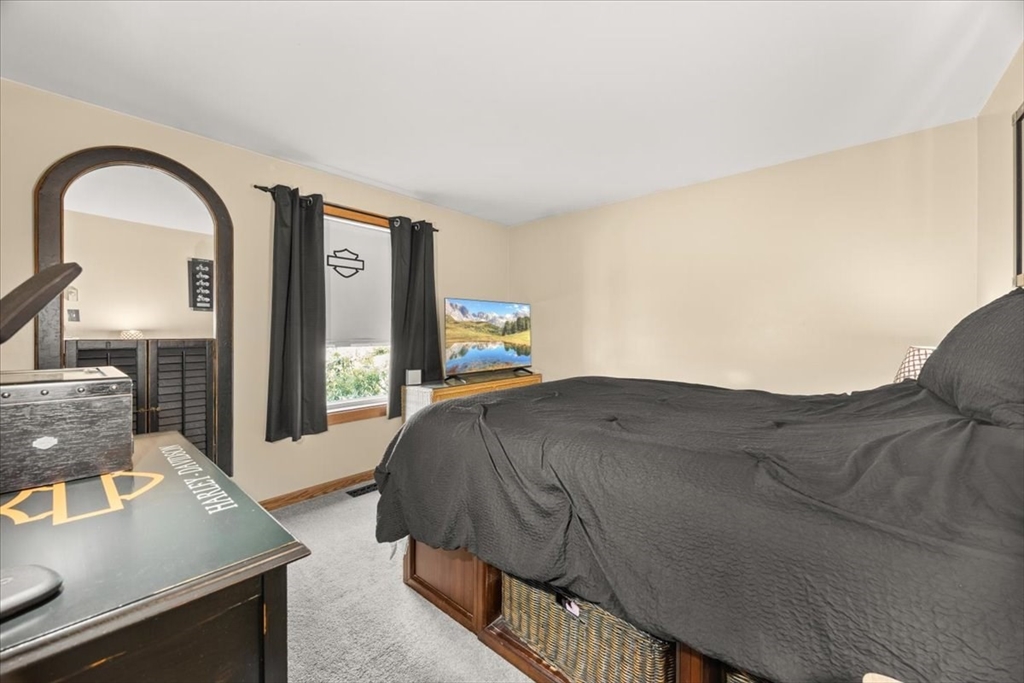 20 Ascension St, Blackstone, MA Photo #24
