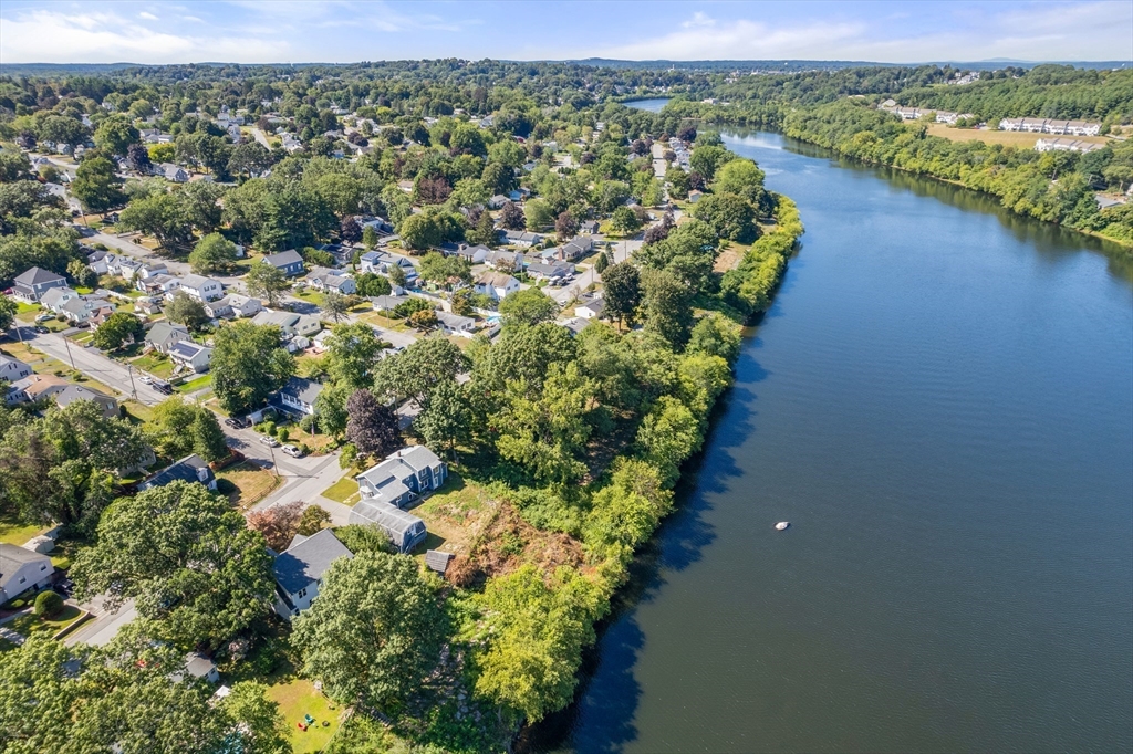 210 River Rd