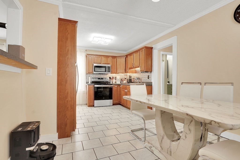38 Merrimac Ave, Springfield, MA Photo #10