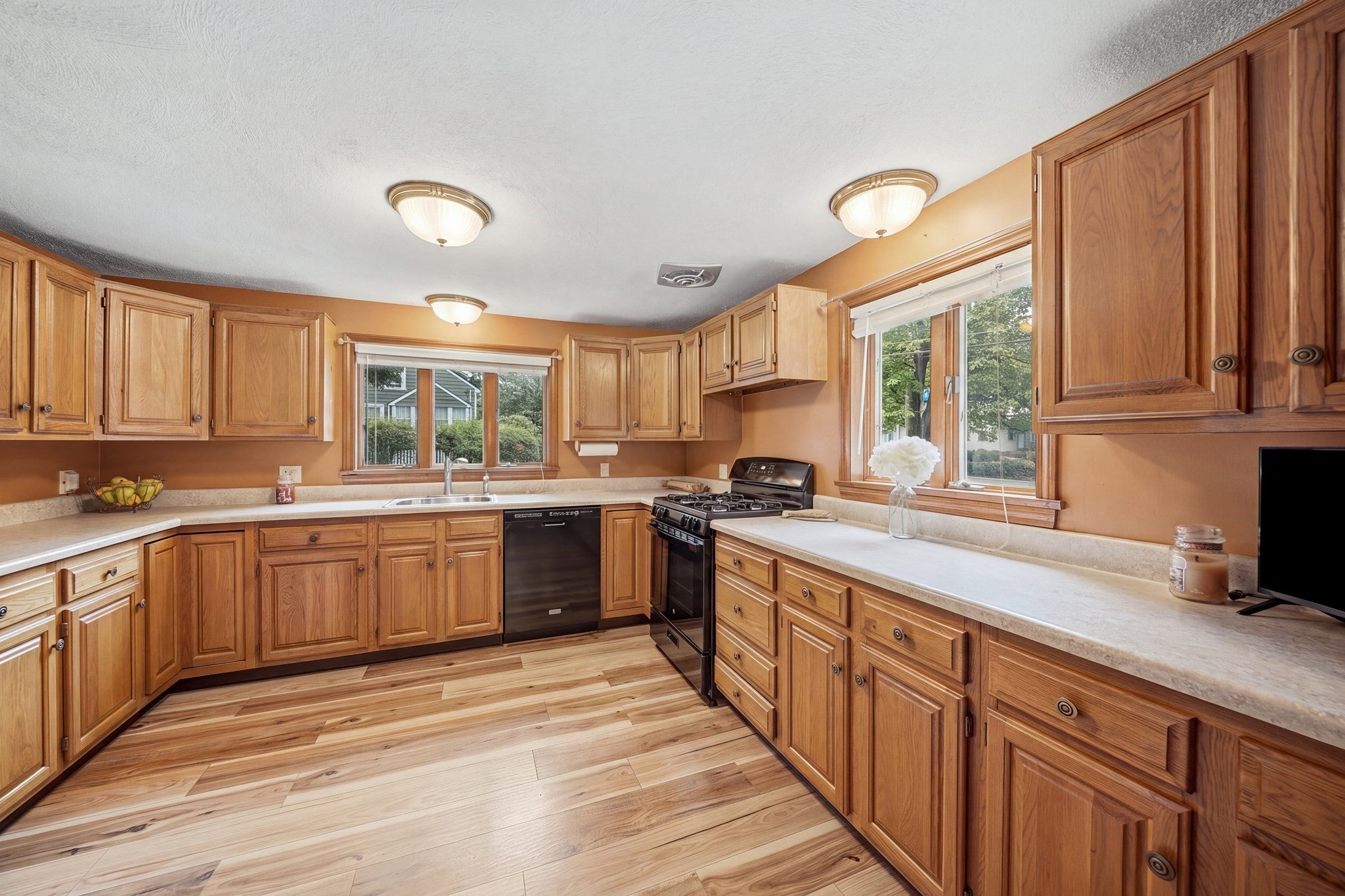 672 Shawsheen St, Tewksbury, MA, 672 Shawsheen St, Tewksbury, MA Photo #7