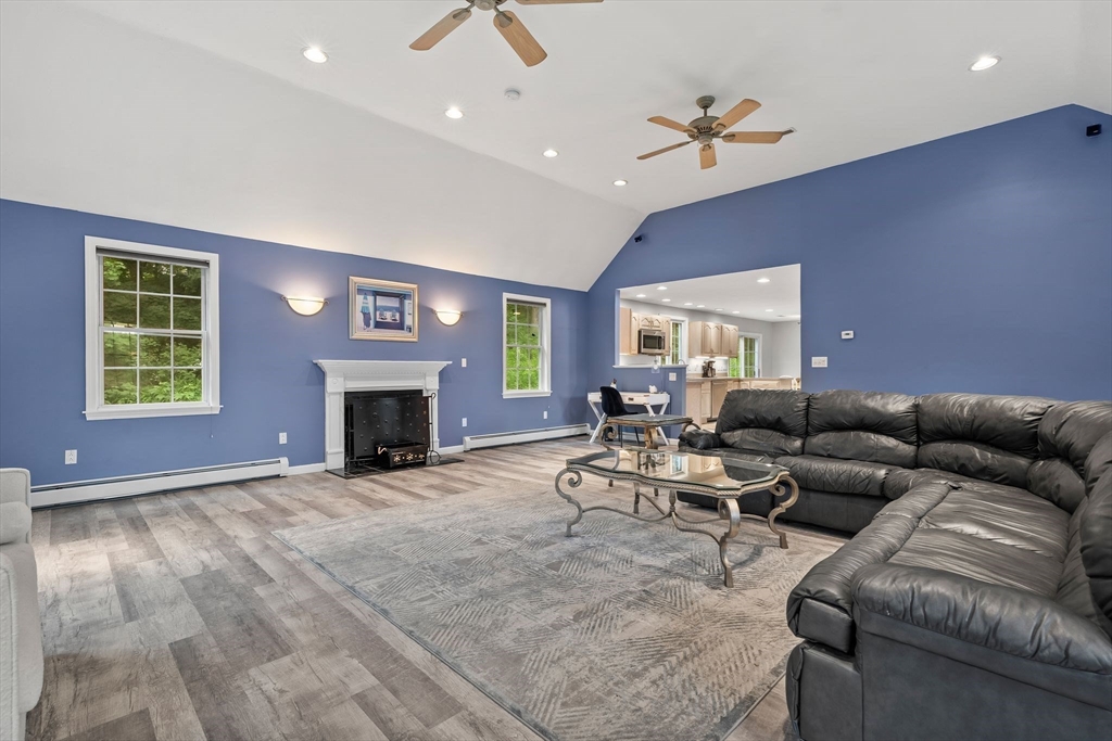 62 Coffey Ave