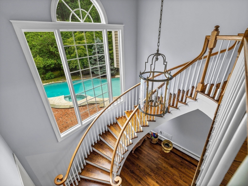 18 Old Colony Dr