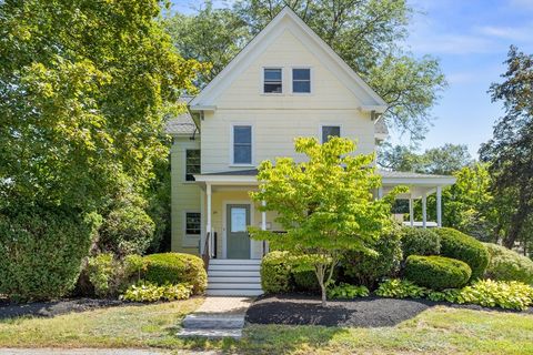 Photo of 39 Bennett Street #39, Hudson, MA 01749 (MLS # 73439665)