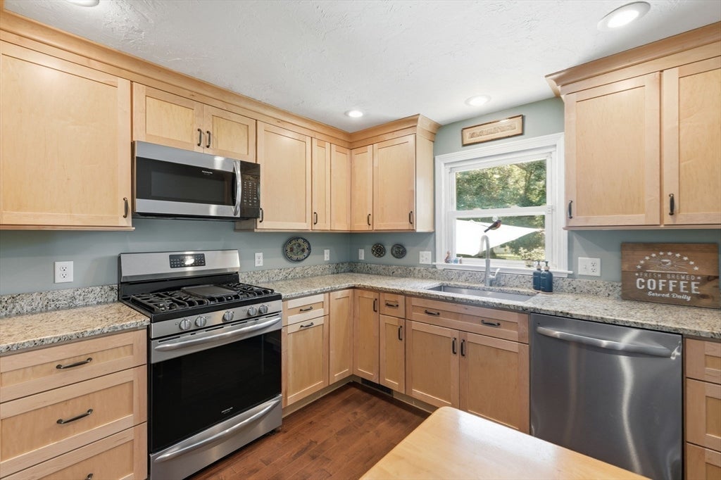37 Frederickson Ave, Worcester, MA, 37 Frederickson Ave, Worcester, MA Photo #16