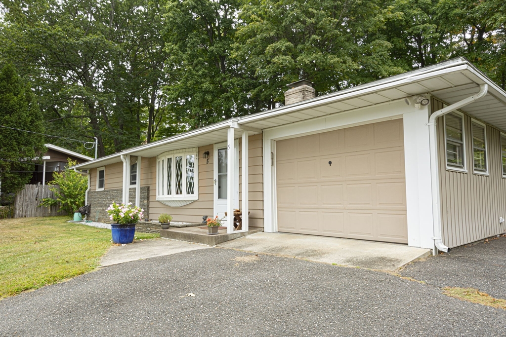 5 Greystone Ave