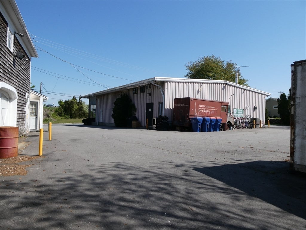 330 Hathaway Rd
