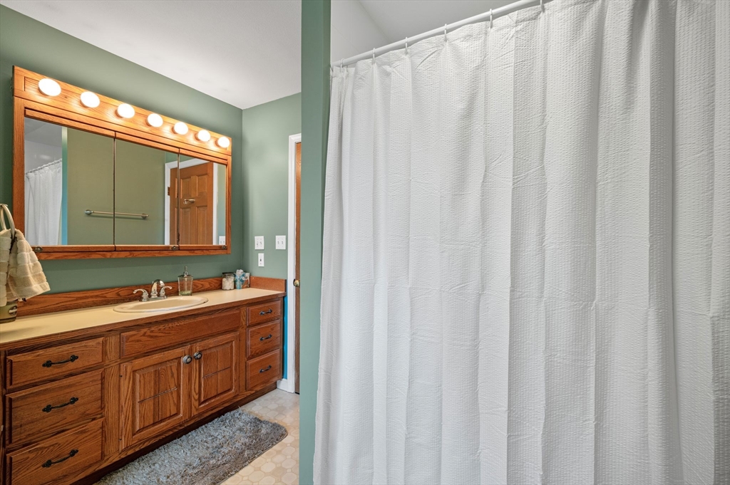 65 Center St, Groveland, MA Photo #33