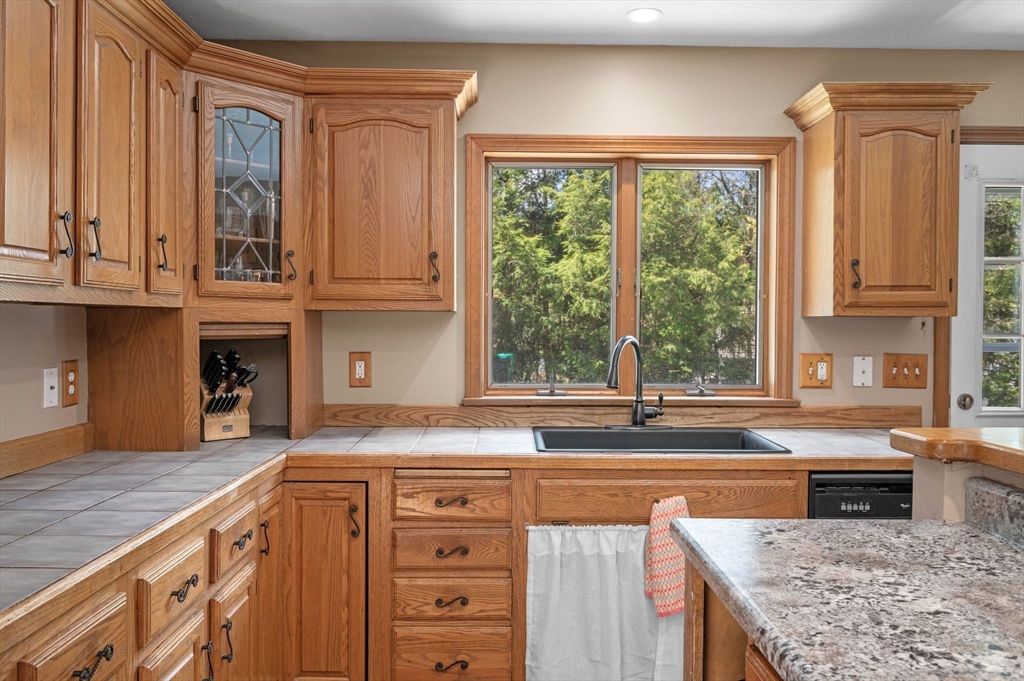 65 Center St, Groveland, MA Photo #18