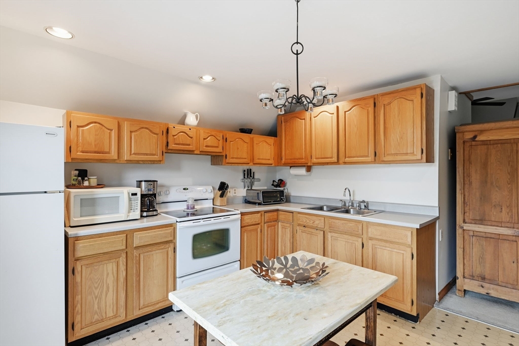 108 Grape St, Chicopee, MA Photo #36