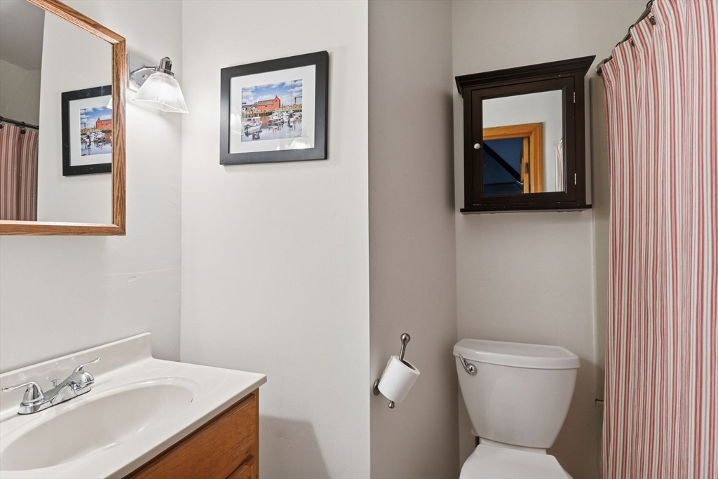 108 Grape St, Chicopee, MA Photo #38
