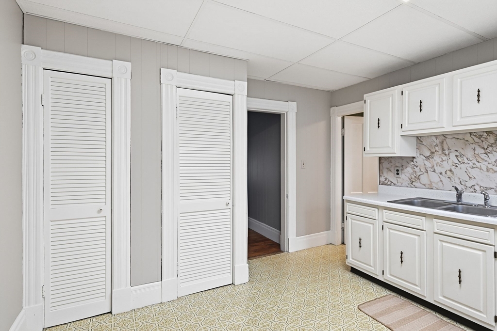 108 Grape St, Chicopee, MA Photo #26