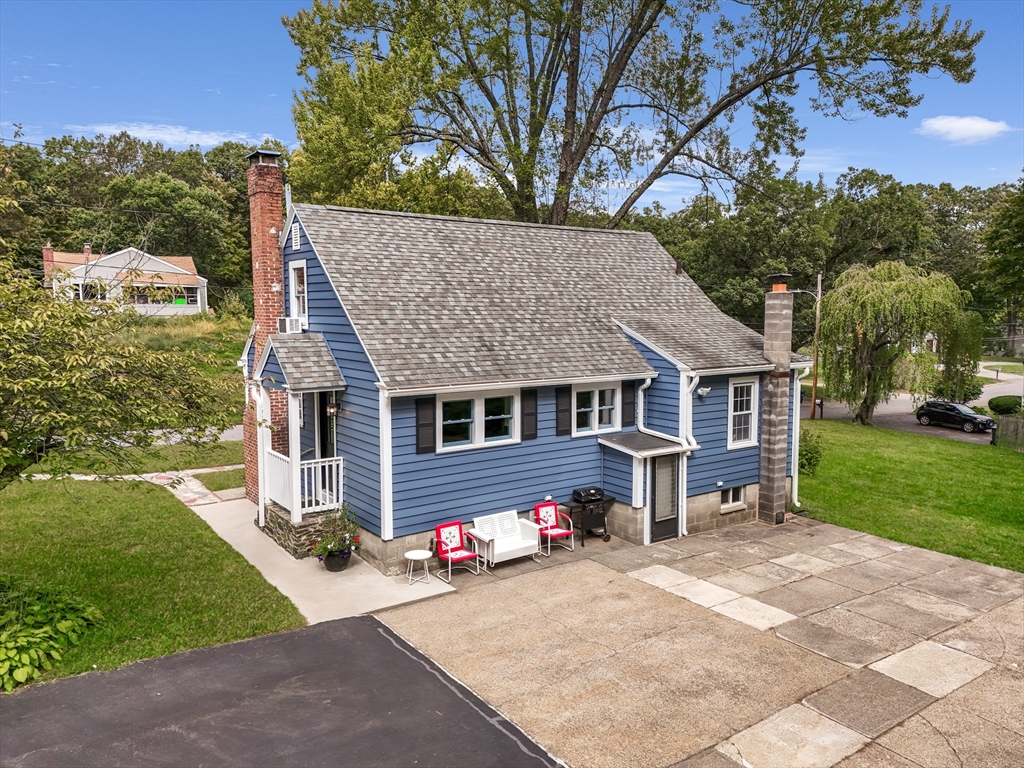 88 Nicholas Ave
