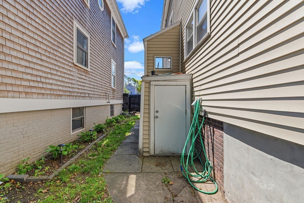 38 Liberty St, New Bedford, MA Photo #31
