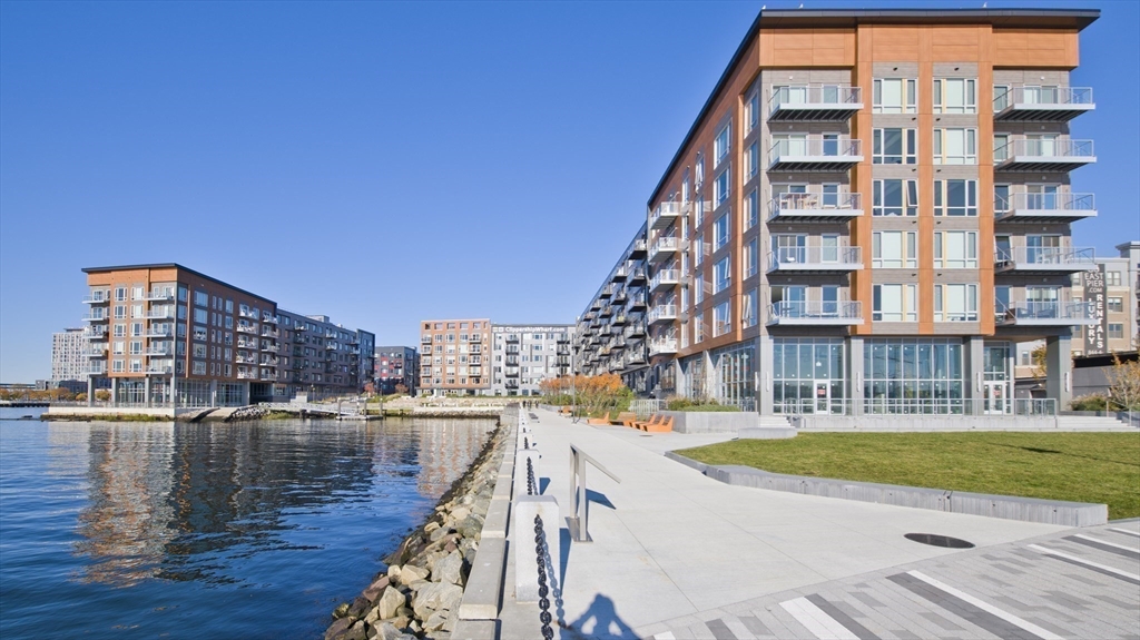 45 Lewis St 409