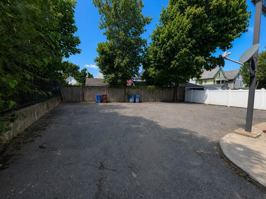 81 Winthrop Ave