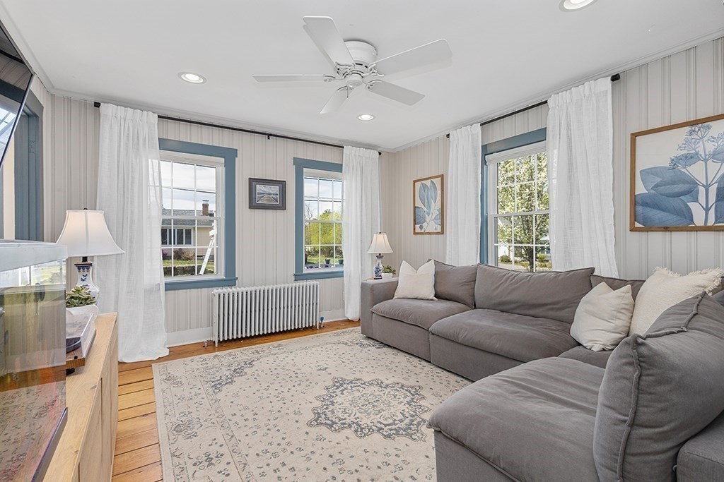 33 Pleasant St, Hopkinton, MA Photo #20