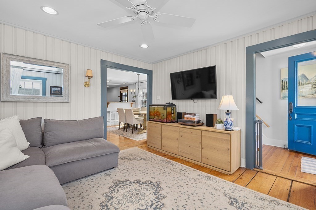 33 Pleasant St, Hopkinton, MA Photo #21