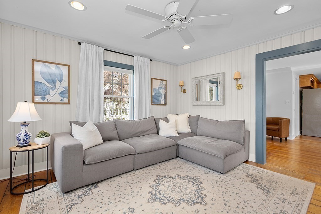 33 Pleasant St, Hopkinton, MA Photo #19