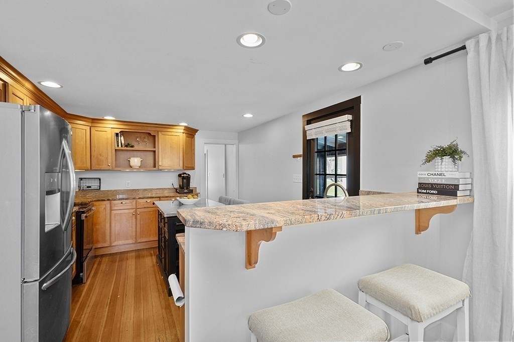 33 Pleasant St, Hopkinton, MA Photo #25