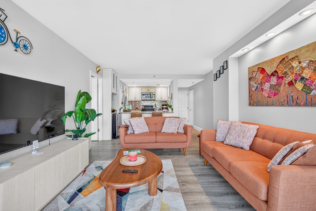 8-12 Museum Way 705