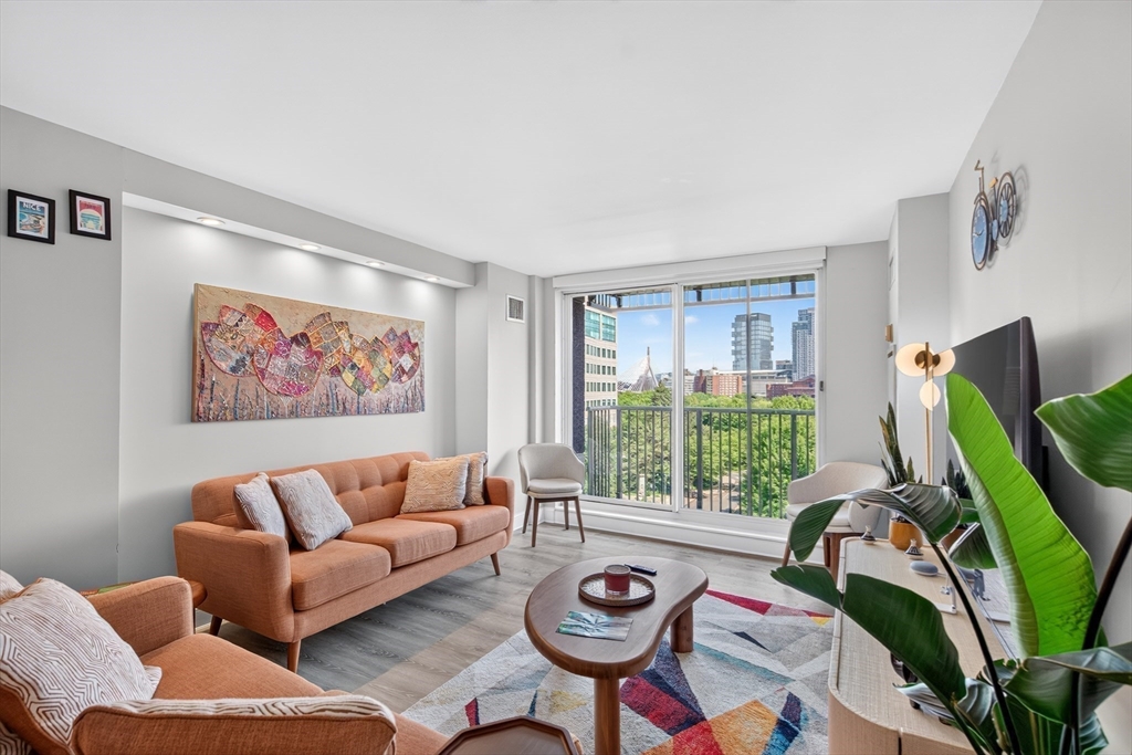 8-12 Museum Way 705