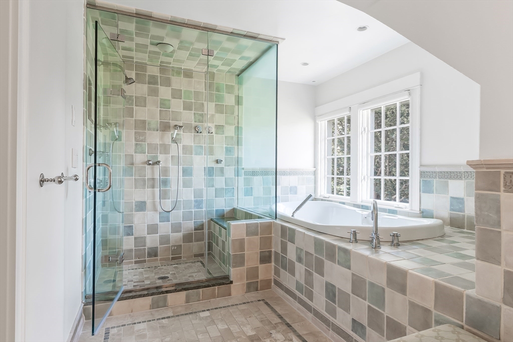 Newton, Massachusetts 02458, United States, 5 Bedrooms Bedrooms, ,6 BathroomsBathrooms,Residential,Active,119450