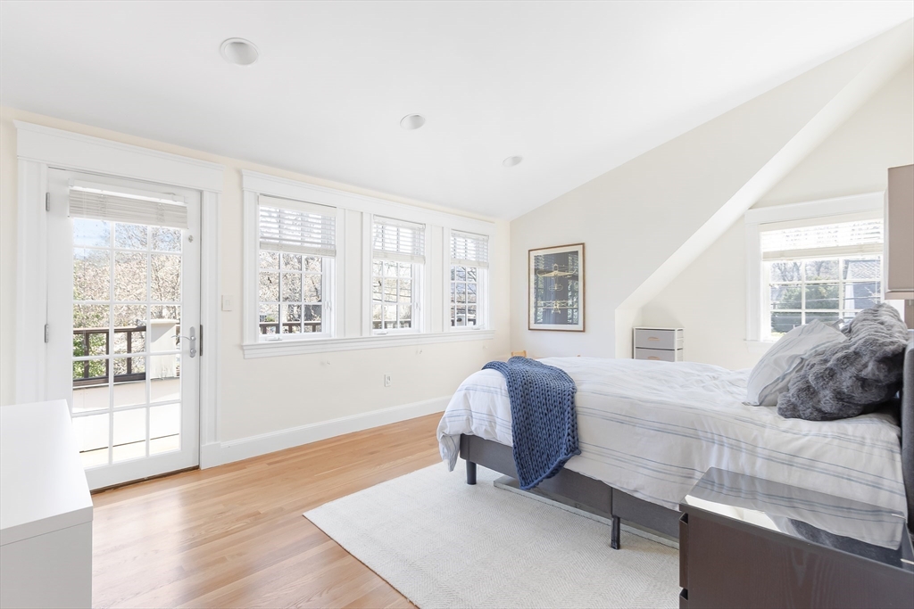 Newton, Massachusetts 02458, United States, 5 Bedrooms Bedrooms, ,6 BathroomsBathrooms,Residential,Active,119450