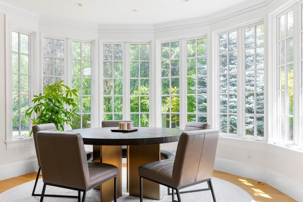 Newton, Massachusetts 02458, United States, 5 Bedrooms Bedrooms, ,6 BathroomsBathrooms,Residential,Active,119450