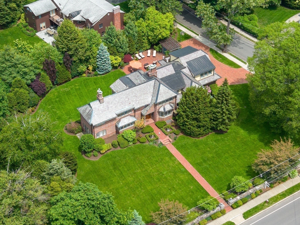 Newton, Massachusetts 02458, United States, 5 Bedrooms Bedrooms, ,6 BathroomsBathrooms,Residential,Active,119450