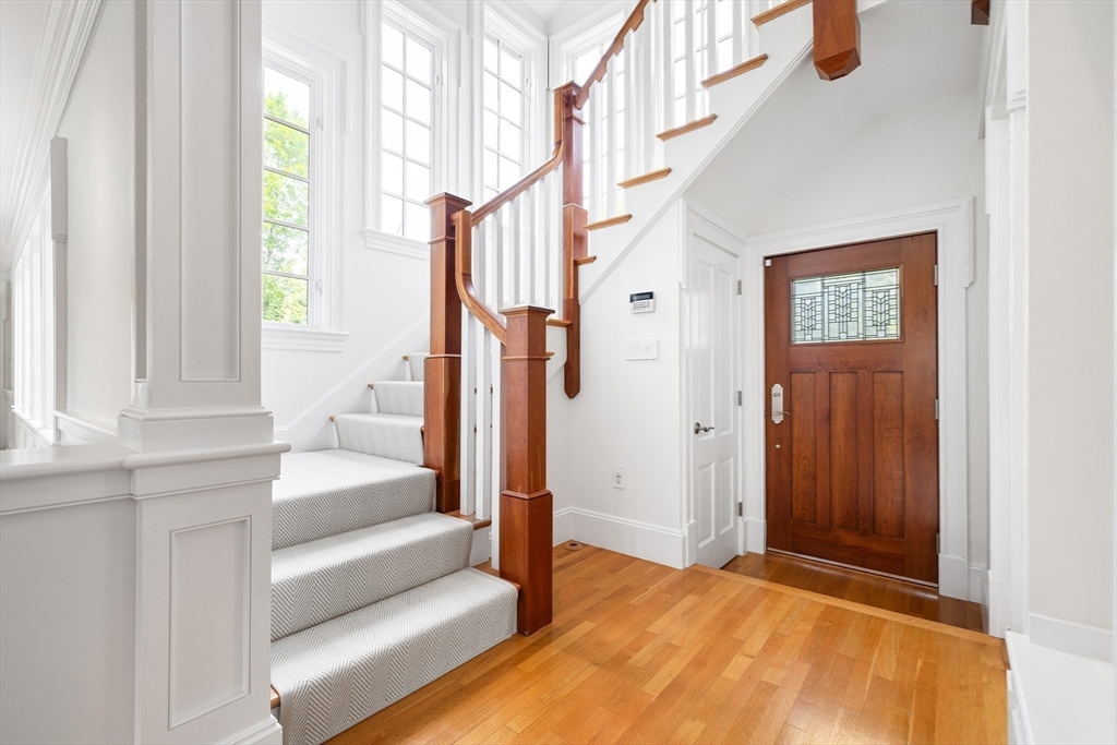 Newton, Massachusetts 02458, United States, 5 Bedrooms Bedrooms, ,6 BathroomsBathrooms,Residential,Active,119450