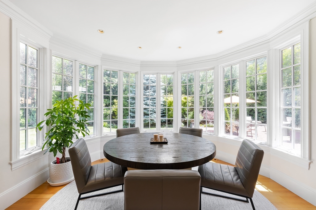 Newton, Massachusetts 02458, United States, 5 Bedrooms Bedrooms, ,6 BathroomsBathrooms,Residential,Active,119450