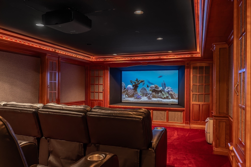 Newton, Massachusetts 02458, United States, 5 Bedrooms Bedrooms, ,6 BathroomsBathrooms,Residential,Active,119450