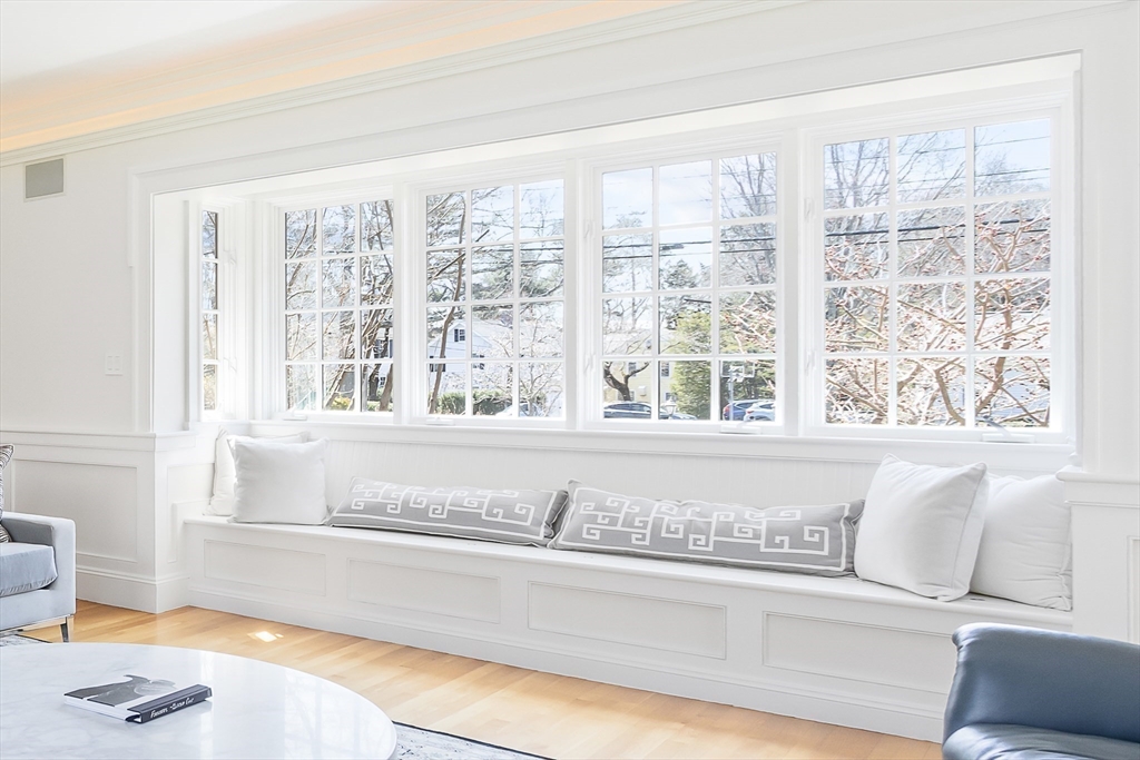 Newton, Massachusetts 02458, United States, 5 Bedrooms Bedrooms, ,6 BathroomsBathrooms,Residential,Active,119450