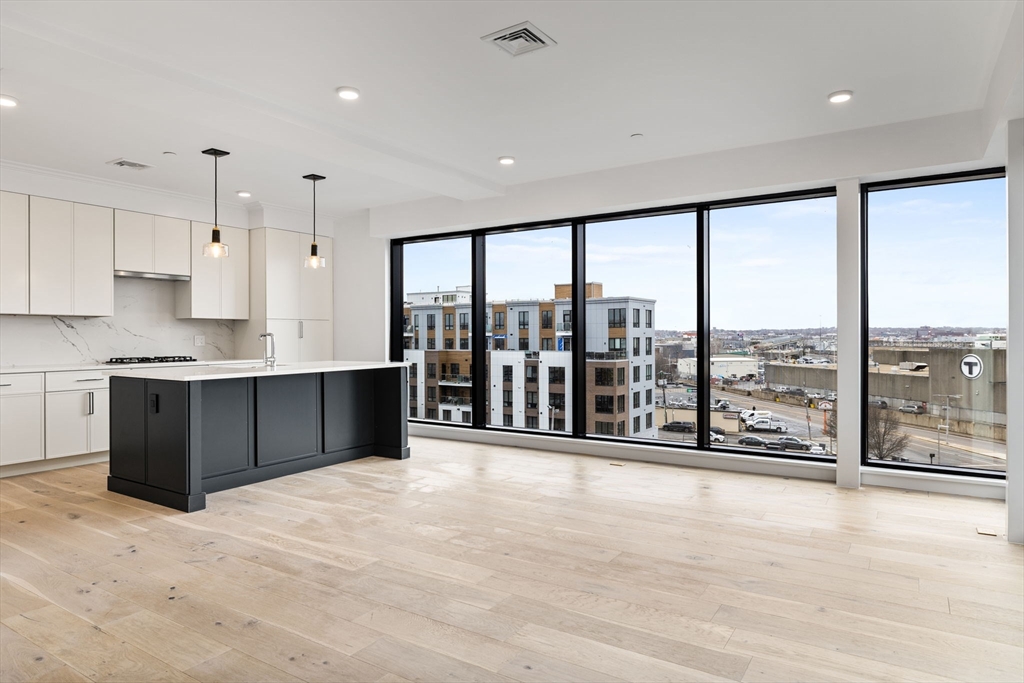 33 A Street 502