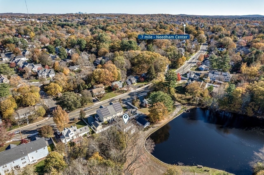 1360 Great Plain Ave