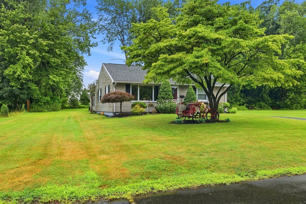 75 Greystone Ave, West Springfield, MA Photo #28