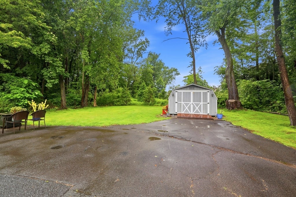 75 Greystone Ave, West Springfield, MA Photo #23