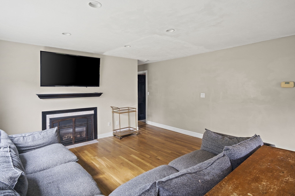 26 Vista Dr