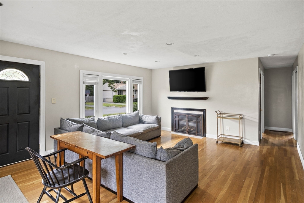 26 Vista Dr