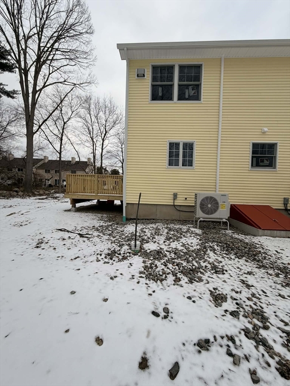 531 Foundry Street E