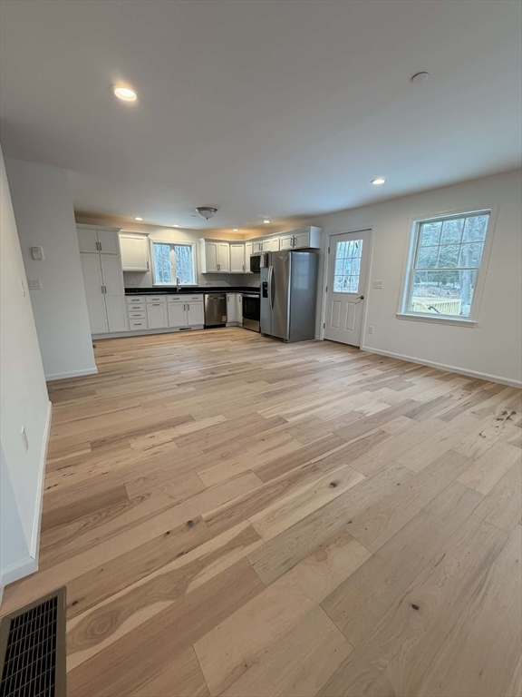 531 Foundry Street E