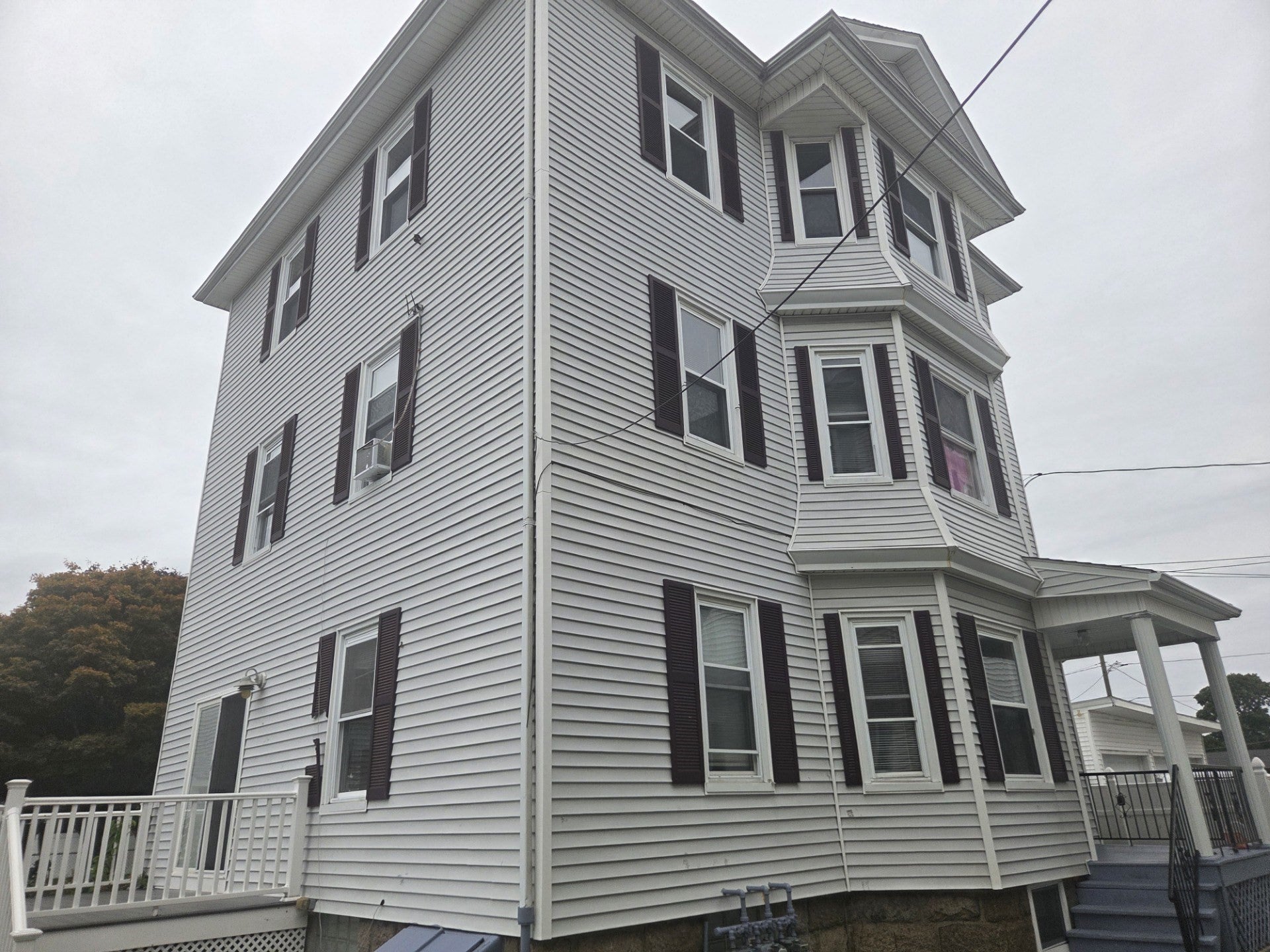 953 Globe Street