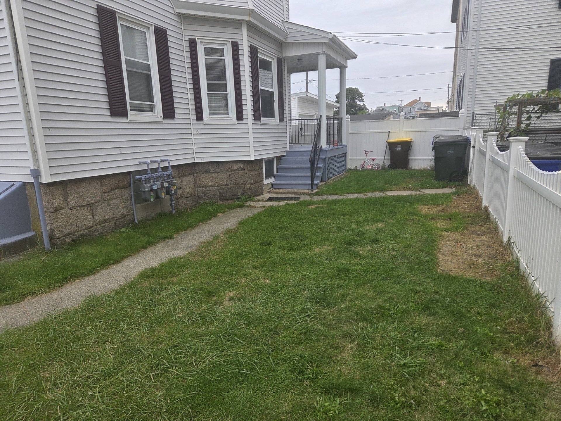 953 Globe Street