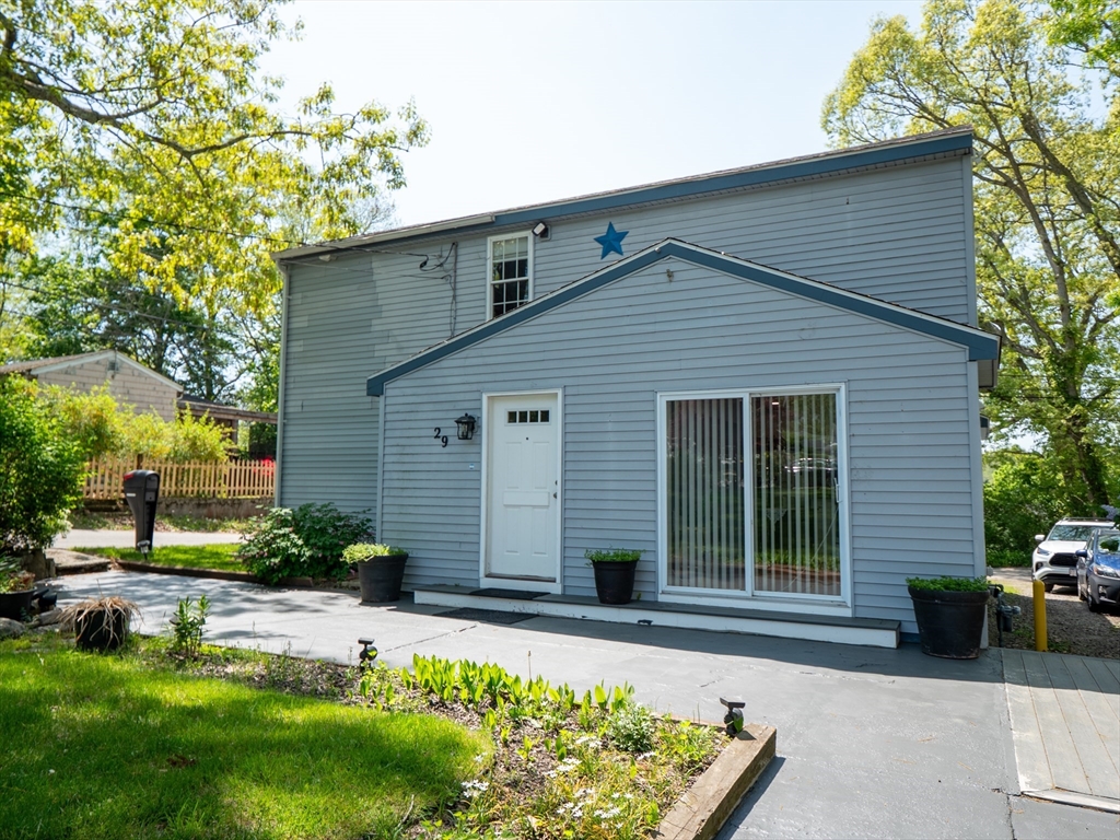 29 Oak Ave