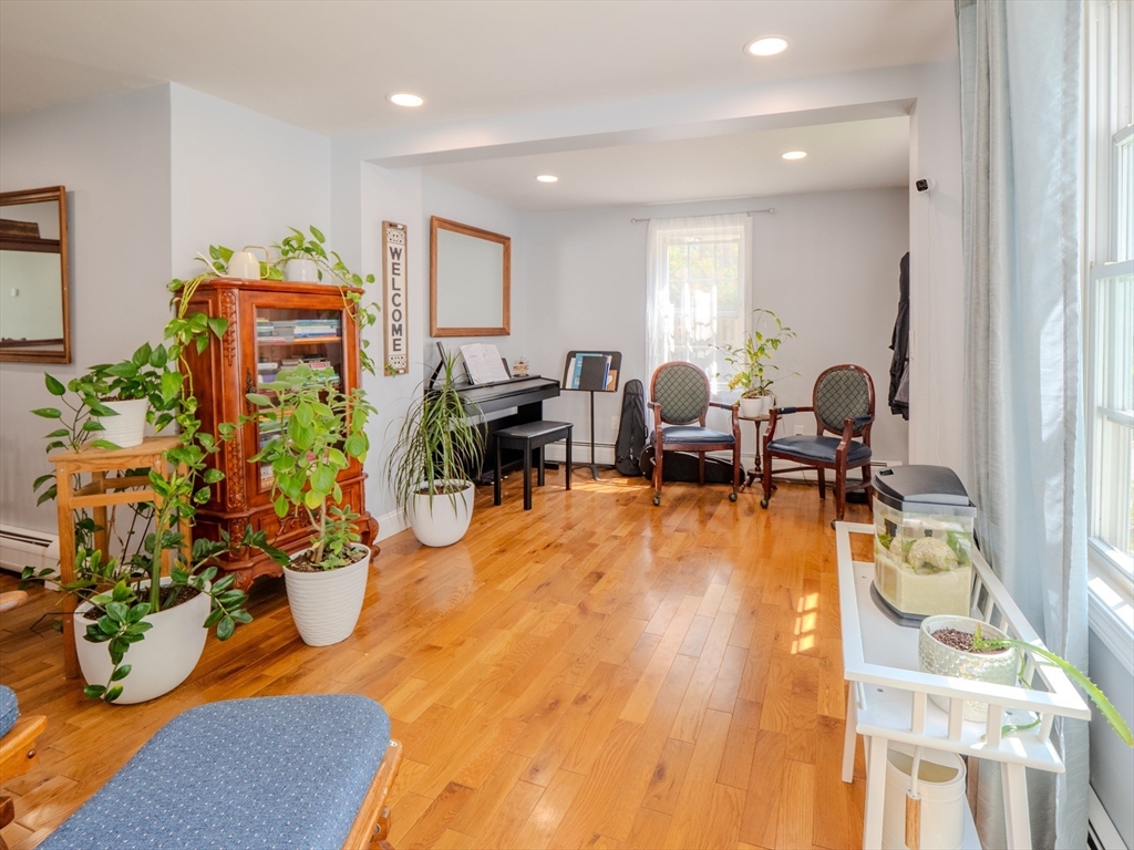 29 Oak Ave