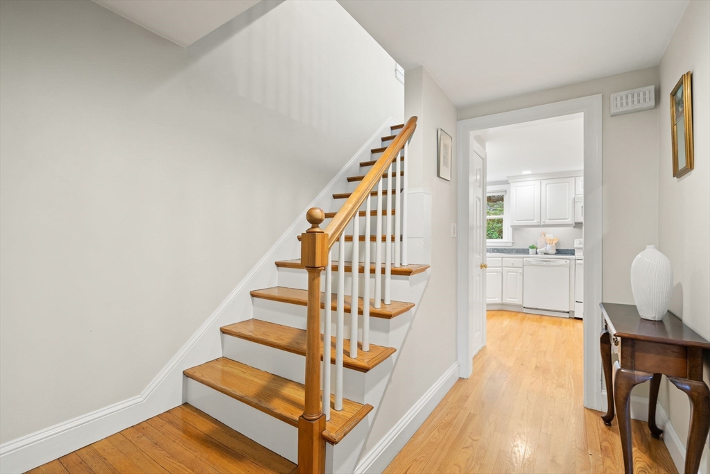 5 Brewster Rd